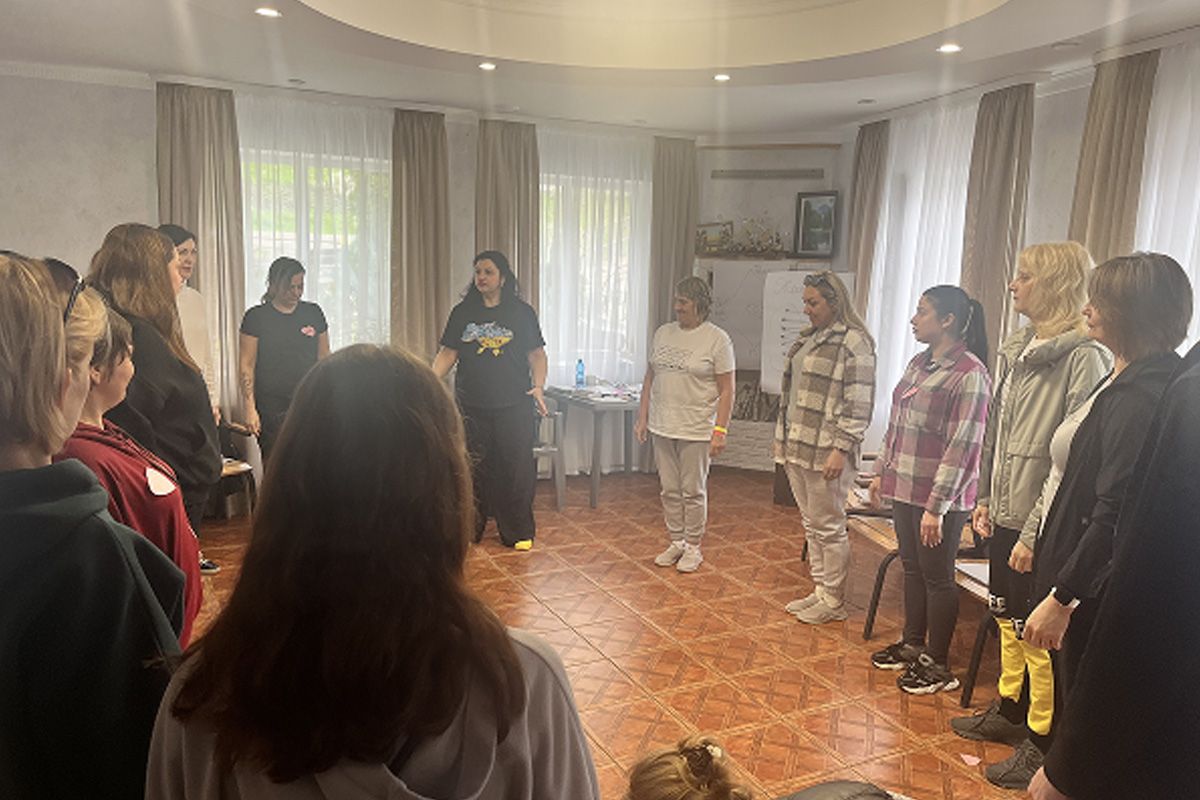 Відновлення в Карпатах: «Інтерпайп» Пінчука організував табір у для родин загиблих працівників 6