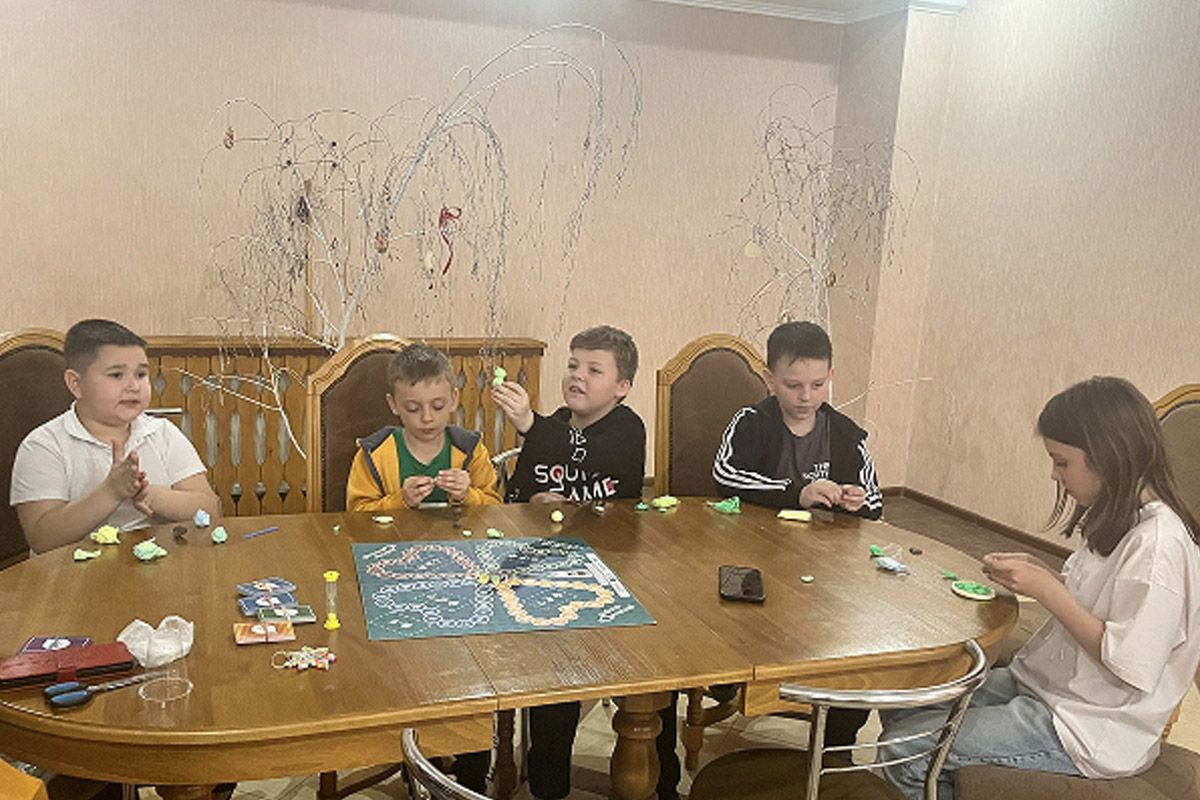 Відновлення в Карпатах: «Інтерпайп» Пінчука організував табір у для родин загиблих працівників 7