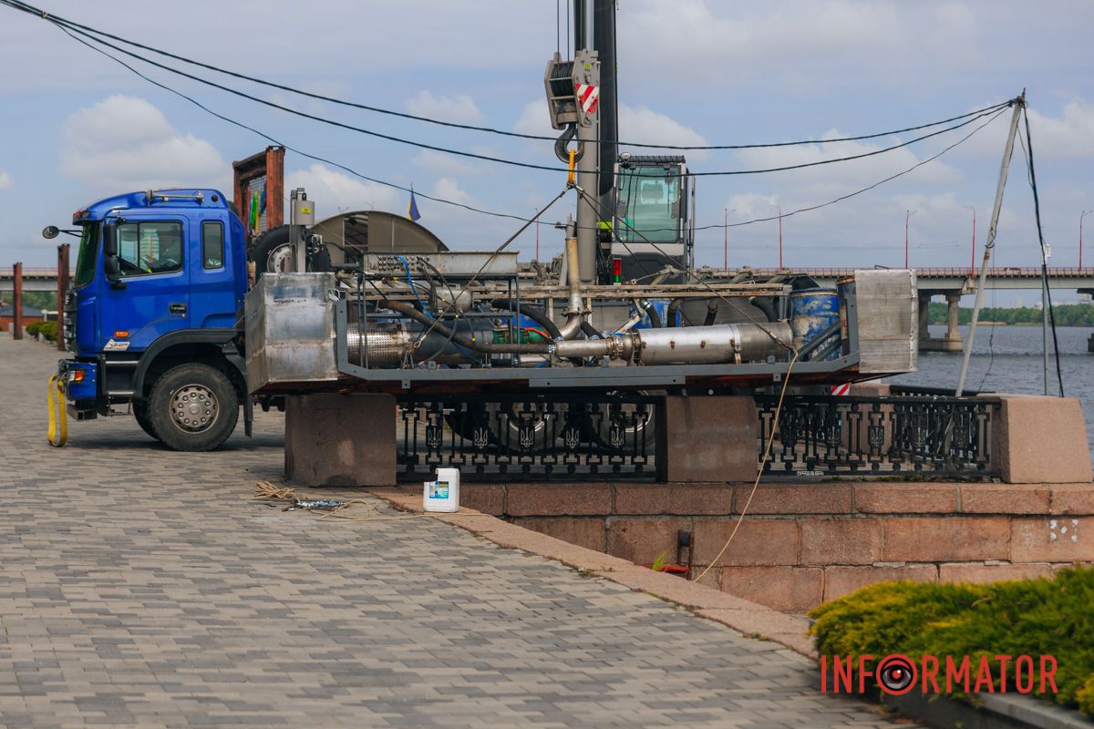 Для монтажа задействовали кран