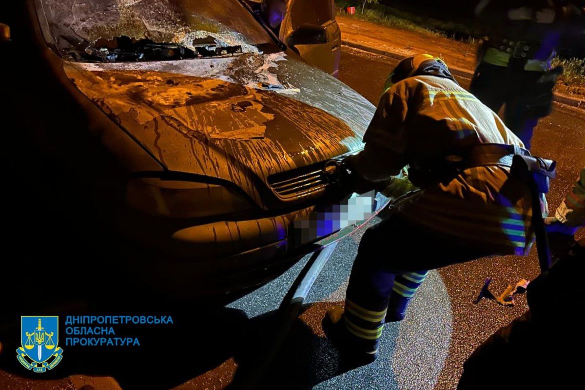 В ночь на 4 мая 46-летний мужчина поджег три машины, принадлежащие военным В ночь на 4 мая 46-летний мужчина поджег три машины, принадлежащие военным