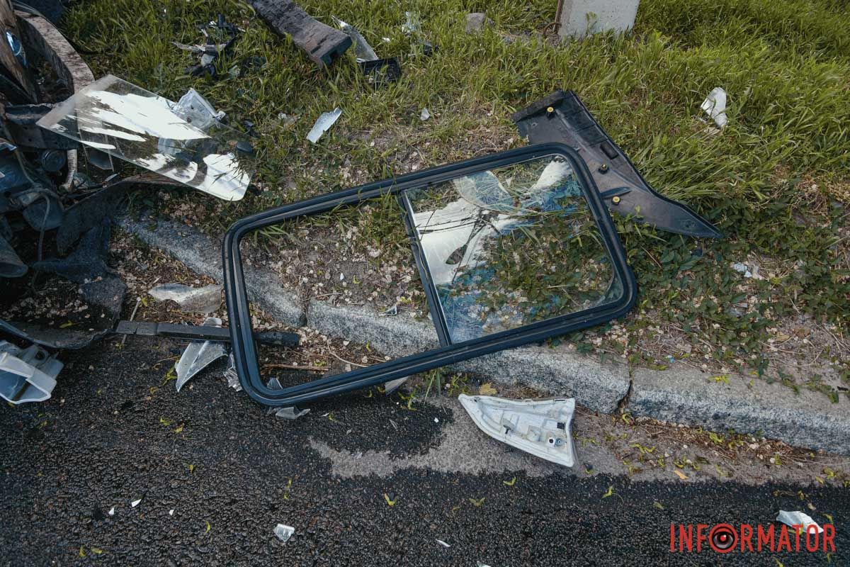У Дніпрі на Січових Стрільців «ГАЗель» газової служби зіткнулась з Nissan та перекинулась: є постраждалі 9