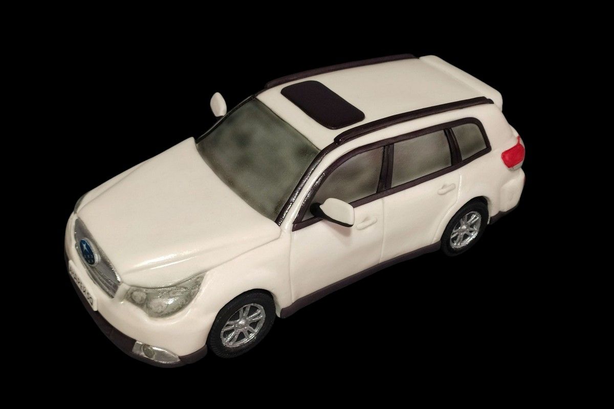 Днепровский кондитер Дмитрий Никифоренко приготовил торт, выглядящий как машина Subaru Днепровский кондитер Дмитрий Никифоренко приготовил торт, выглядящий как машина Subaru