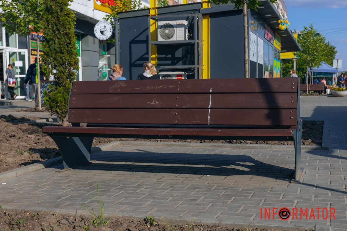 Новенькие скамьи