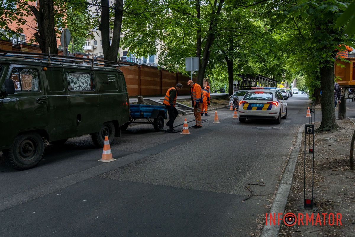 Коммунальные службы устанавливают новые дорожные знаки