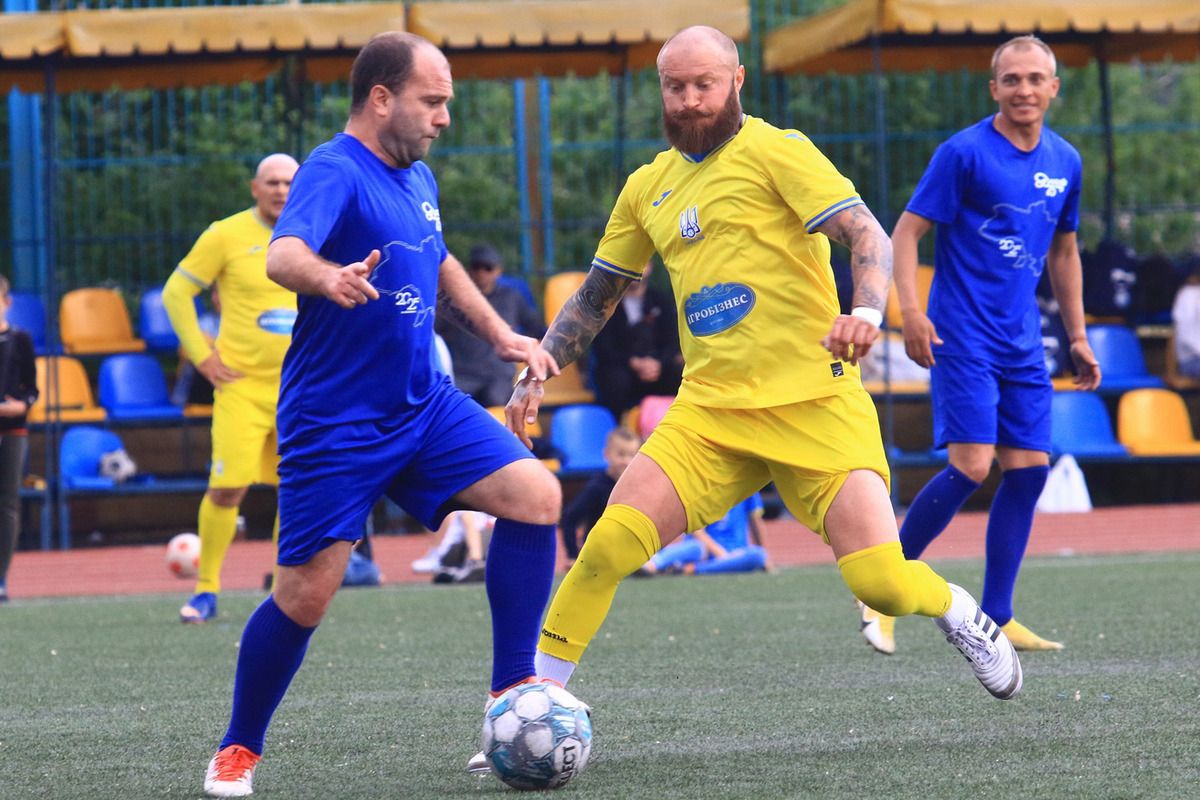 «Дніпро-75» - збірна України 50-річчя футбольної школи «Дніпро-75»: академію збираються відродити та збудувати новий стадіон 1