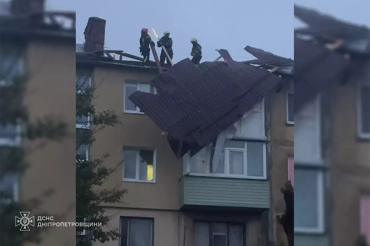 Валило дерева, зривало дахи та пропадало світло: у Павлограді 9 травня вирувала негода 3