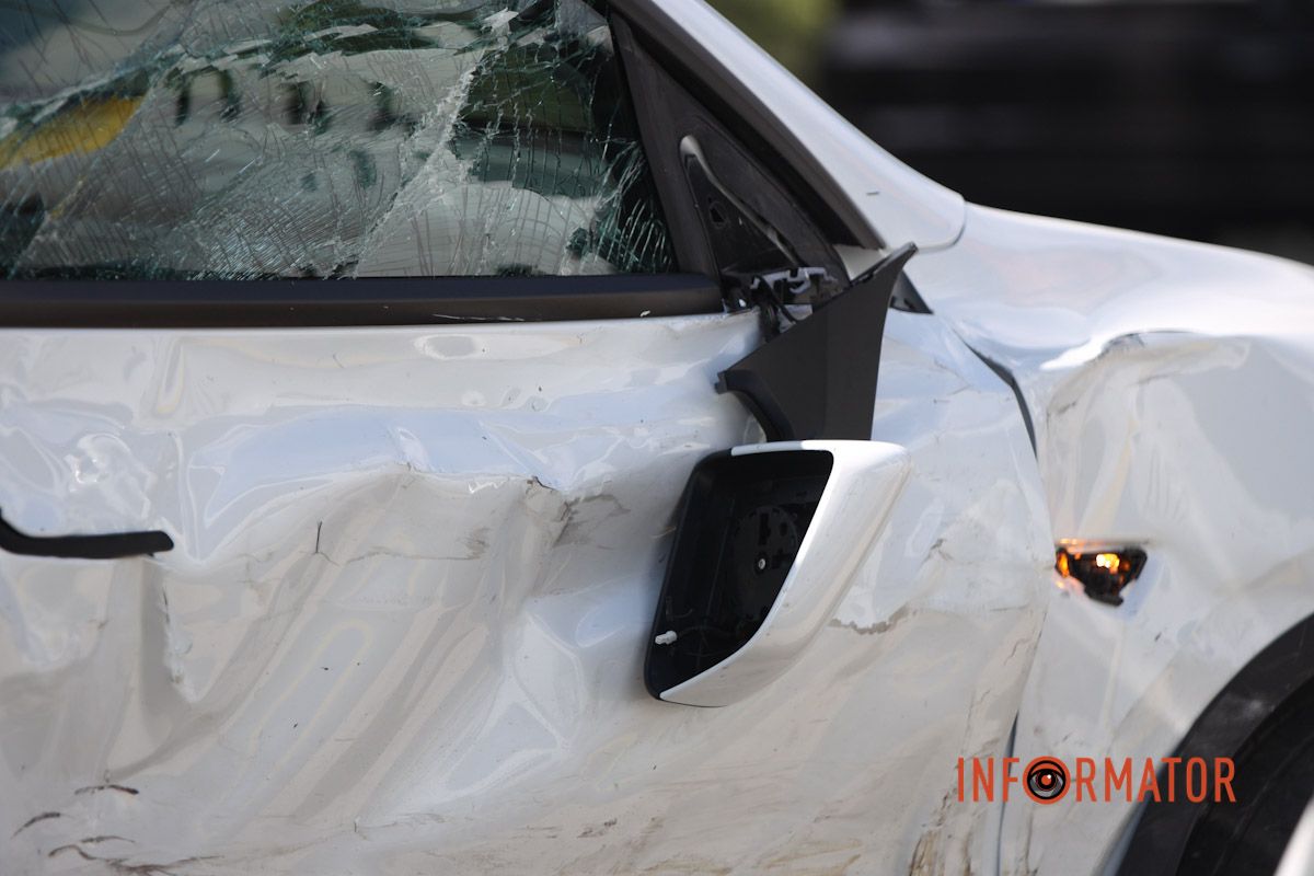 BMW, предварительно, не предпочел в движении. И произошла авария