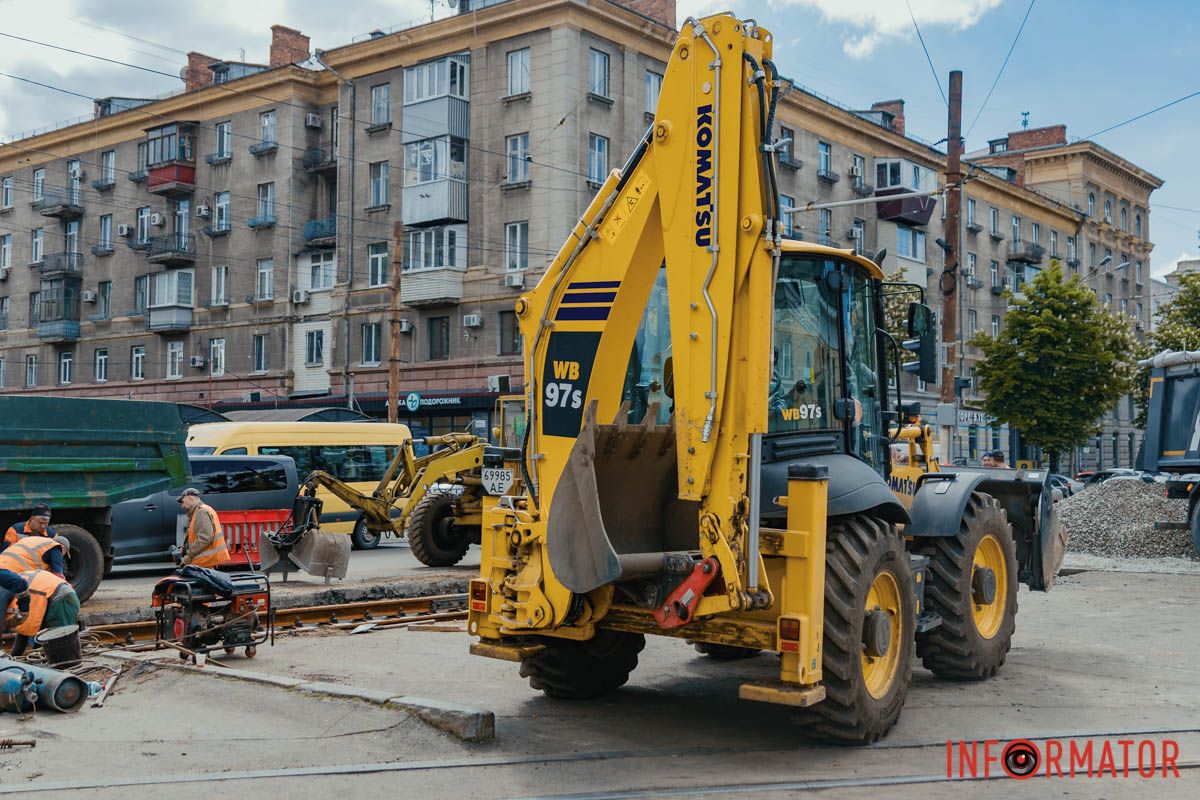 В Днепре на Дмитрия Яворницкого ремонтируют трамвайный путь: как курсируют трамваи 6