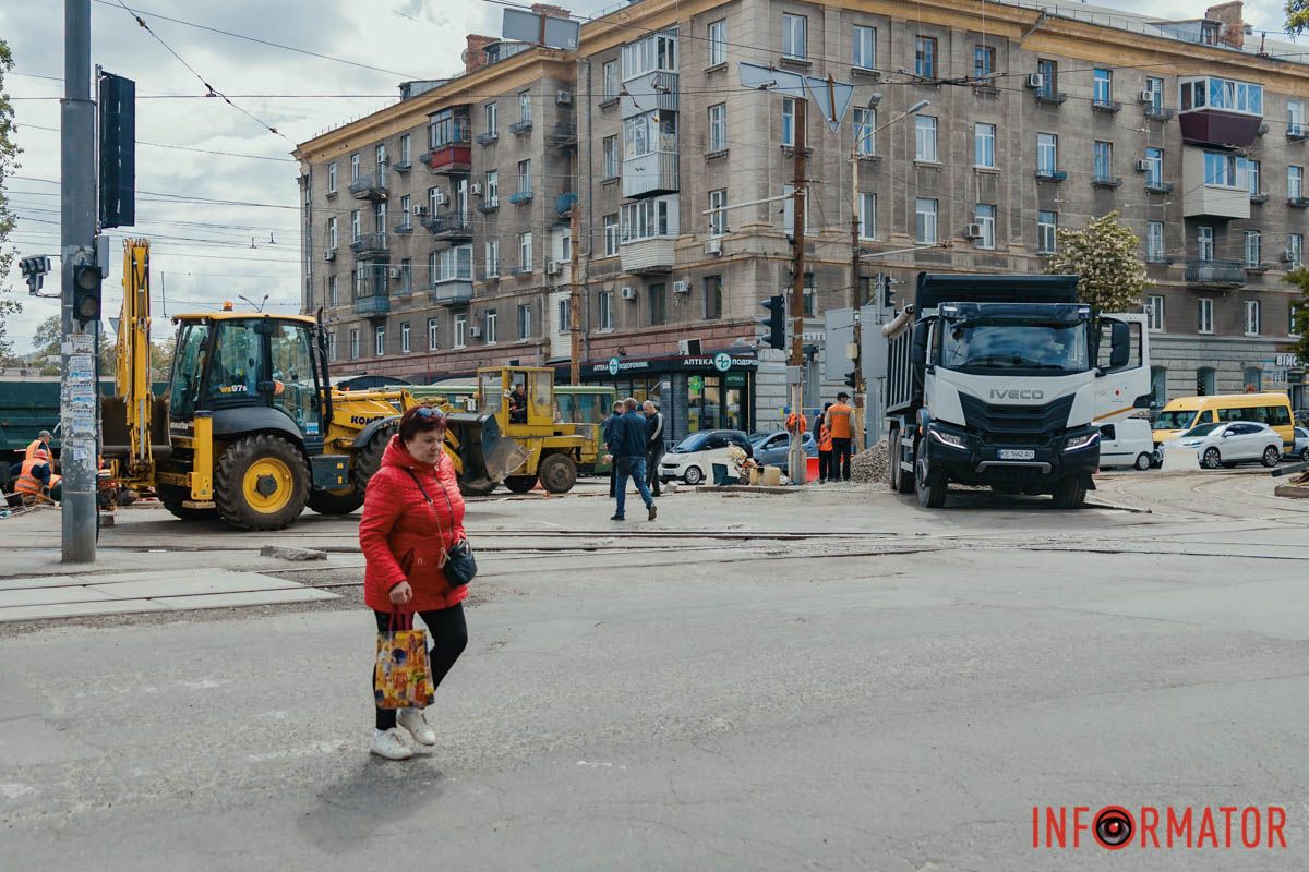 В Днепре на Дмитрия Яворницкого ремонтируют трамвайный путь: как курсируют трамваи 9