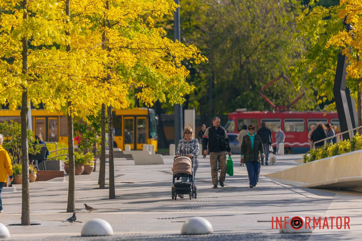 Облака - настоящее произведение искусства: как жители Днепра наслаждаются выходным после дождей.