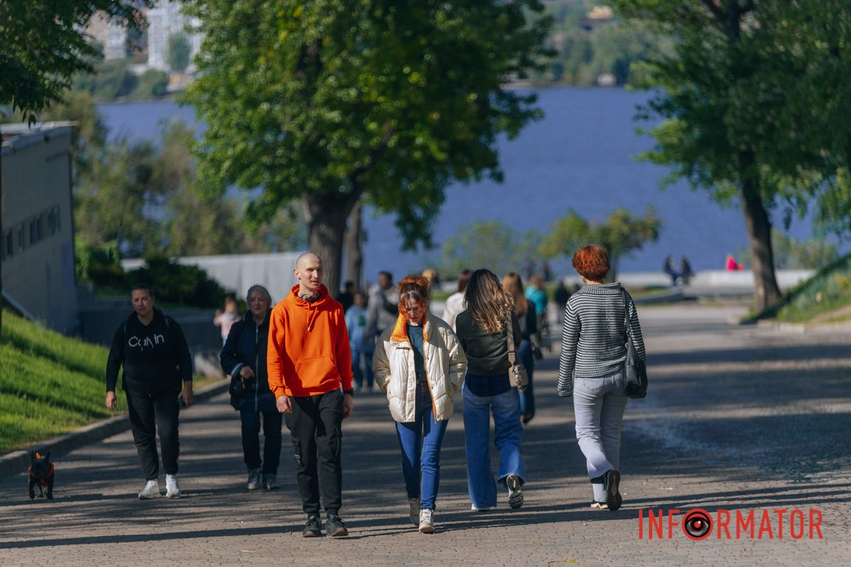 Облака - настоящее произведение искусства: как жители Днепра наслаждаются выходным после дождей 32