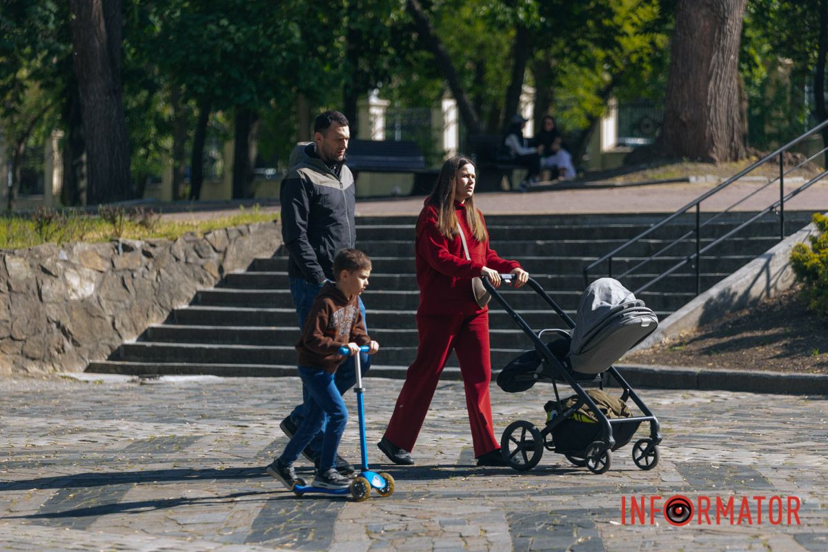 Облака - настоящее произведение искусства: как жители Днепра наслаждаются выходным после дождей 41