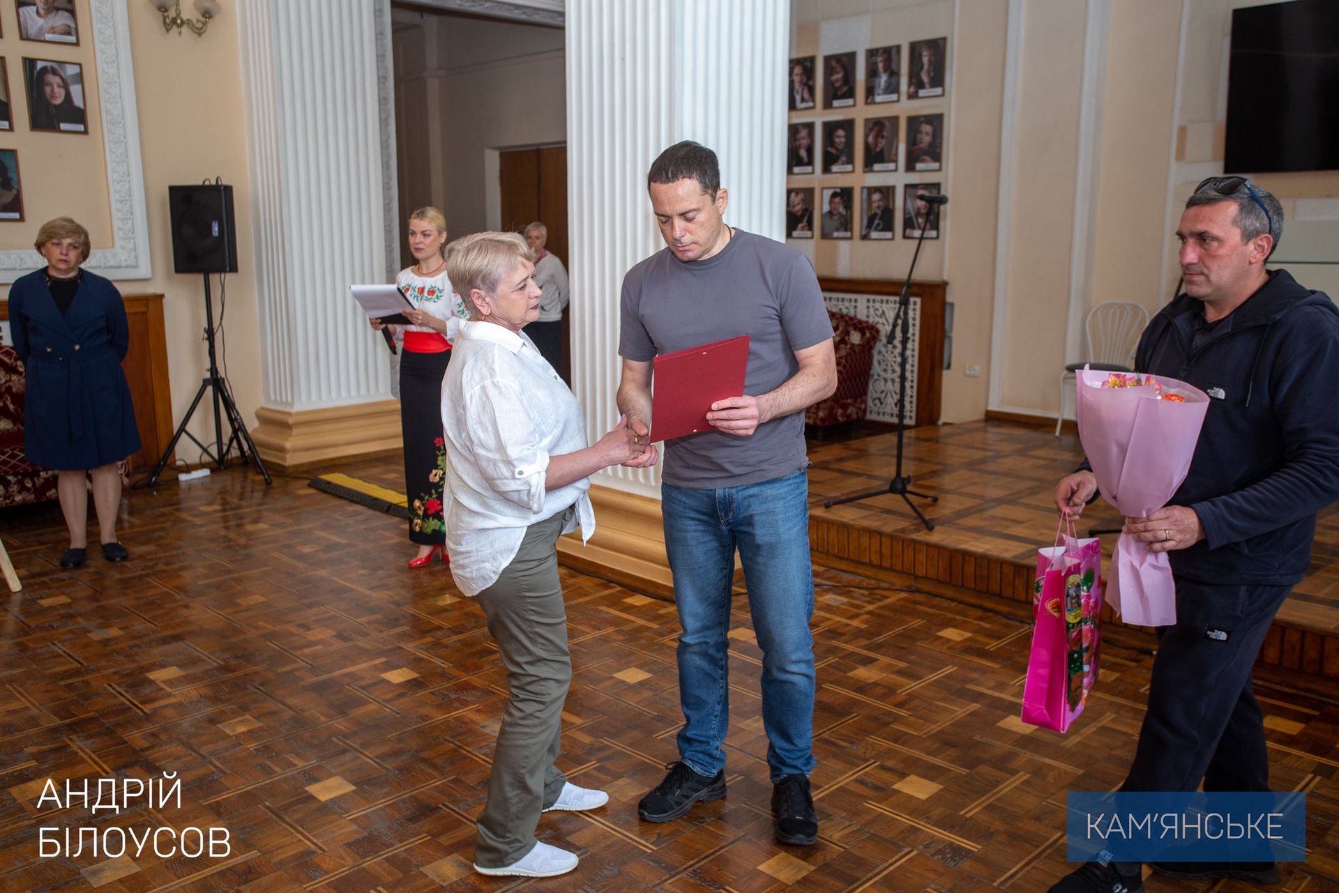 Нову частину виставки відкрили до Дня матері