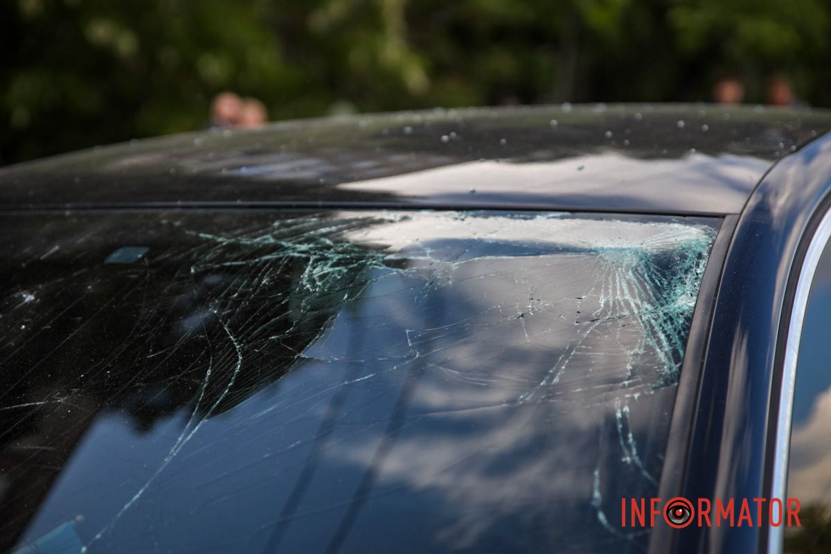 У Дніпрі на Набережній Перемоги Volkswagen спричинив масштабну автотрощу: деталі 14