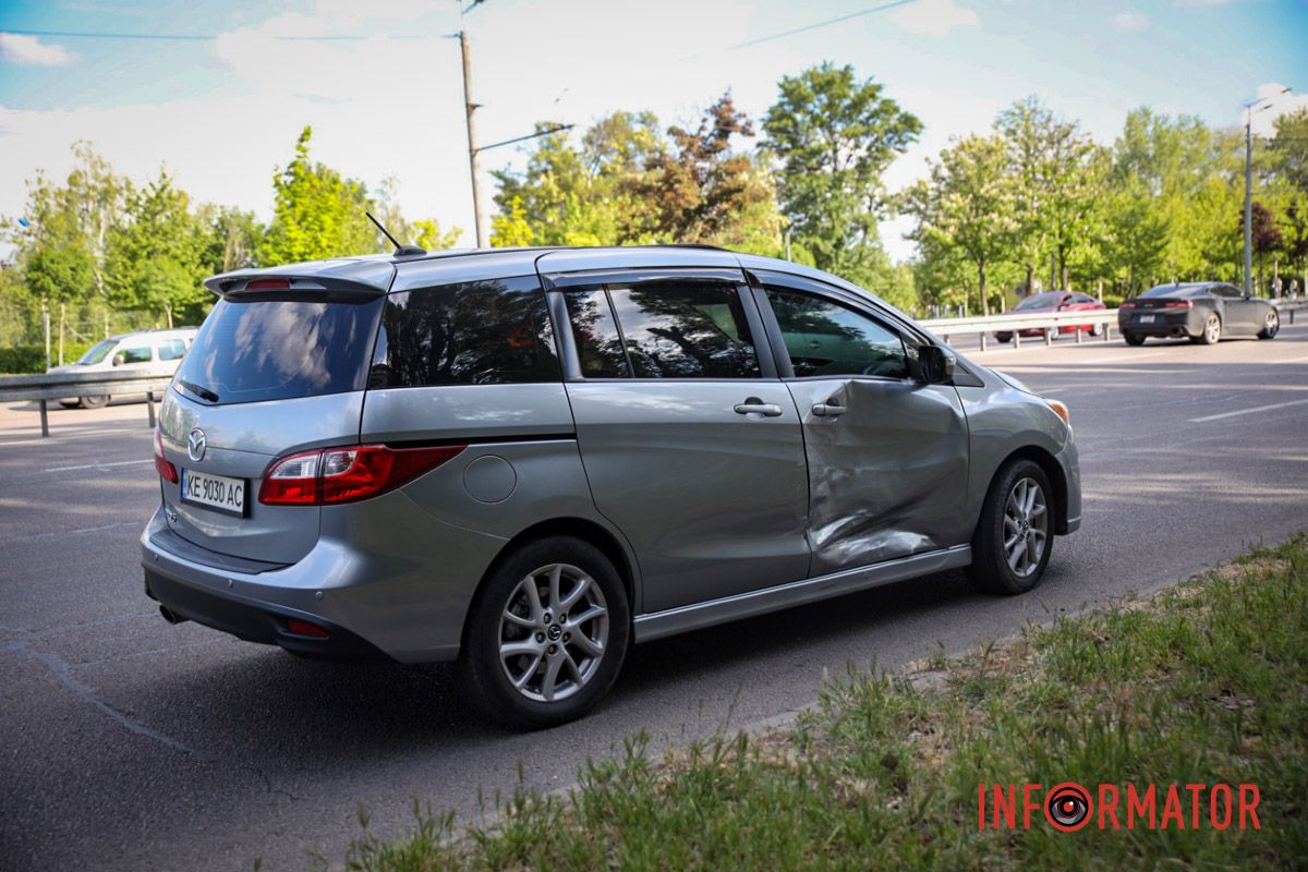 У Дніпрі на Набережній Перемоги Volkswagen спричинив масштабну автотрощу: деталі 3