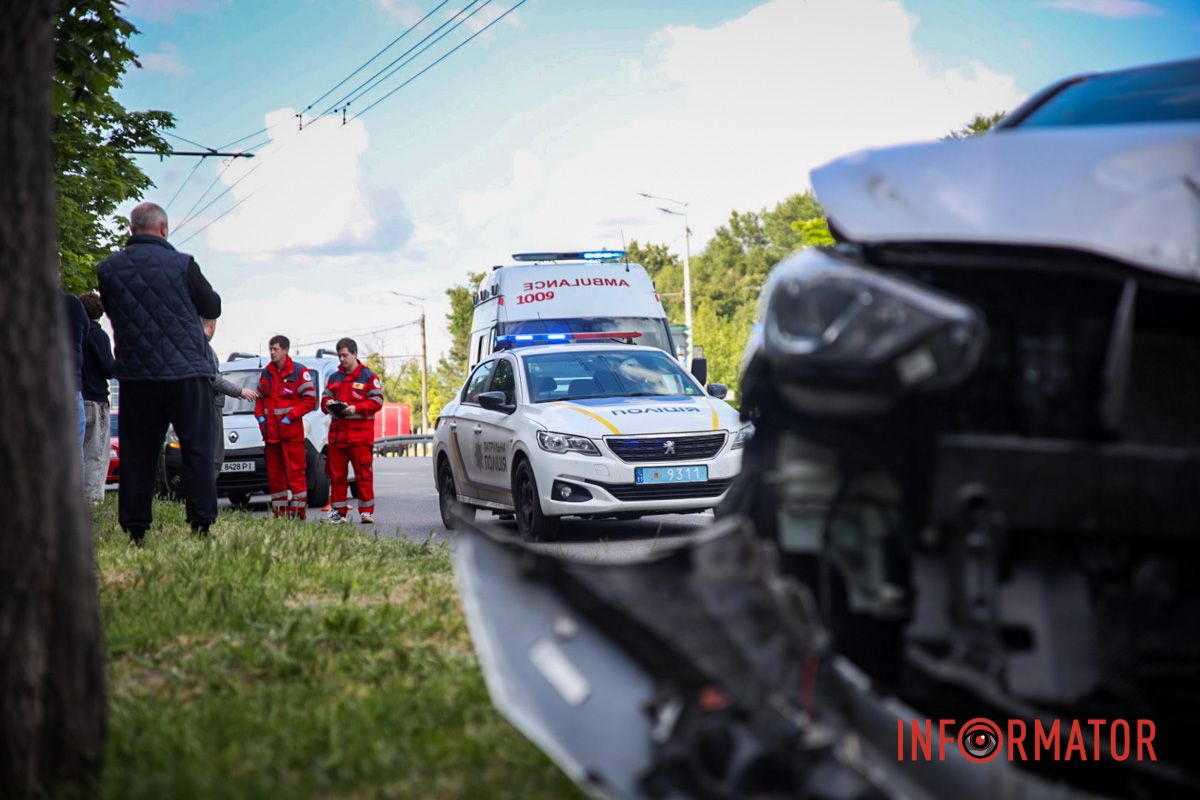 У Дніпрі на Набережній Перемоги Volkswagen спричинив масштабну автотрощу: деталі 7