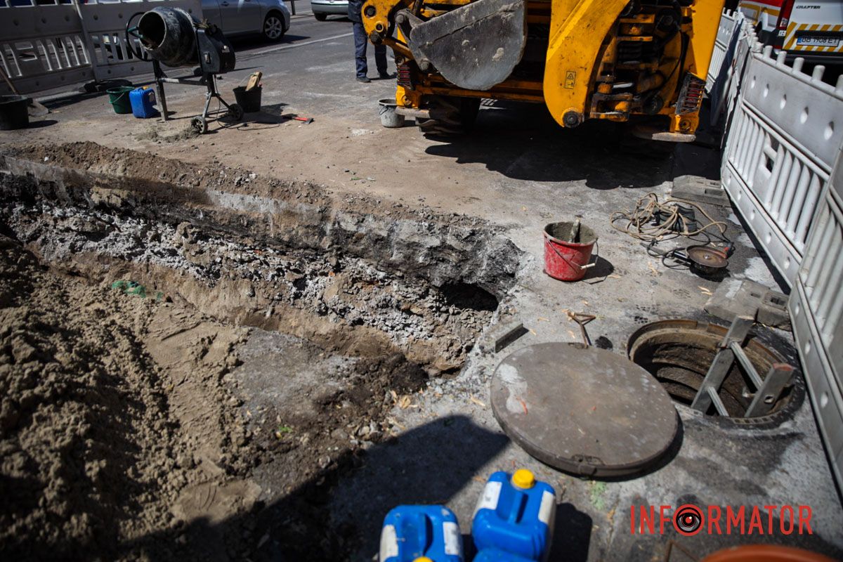Станом на 14 травня на місці працюють комунальники та важка техніка Важка техніка та ускладнення руху: що відбувається на проспекті Слобожанському у Дніпрі 11