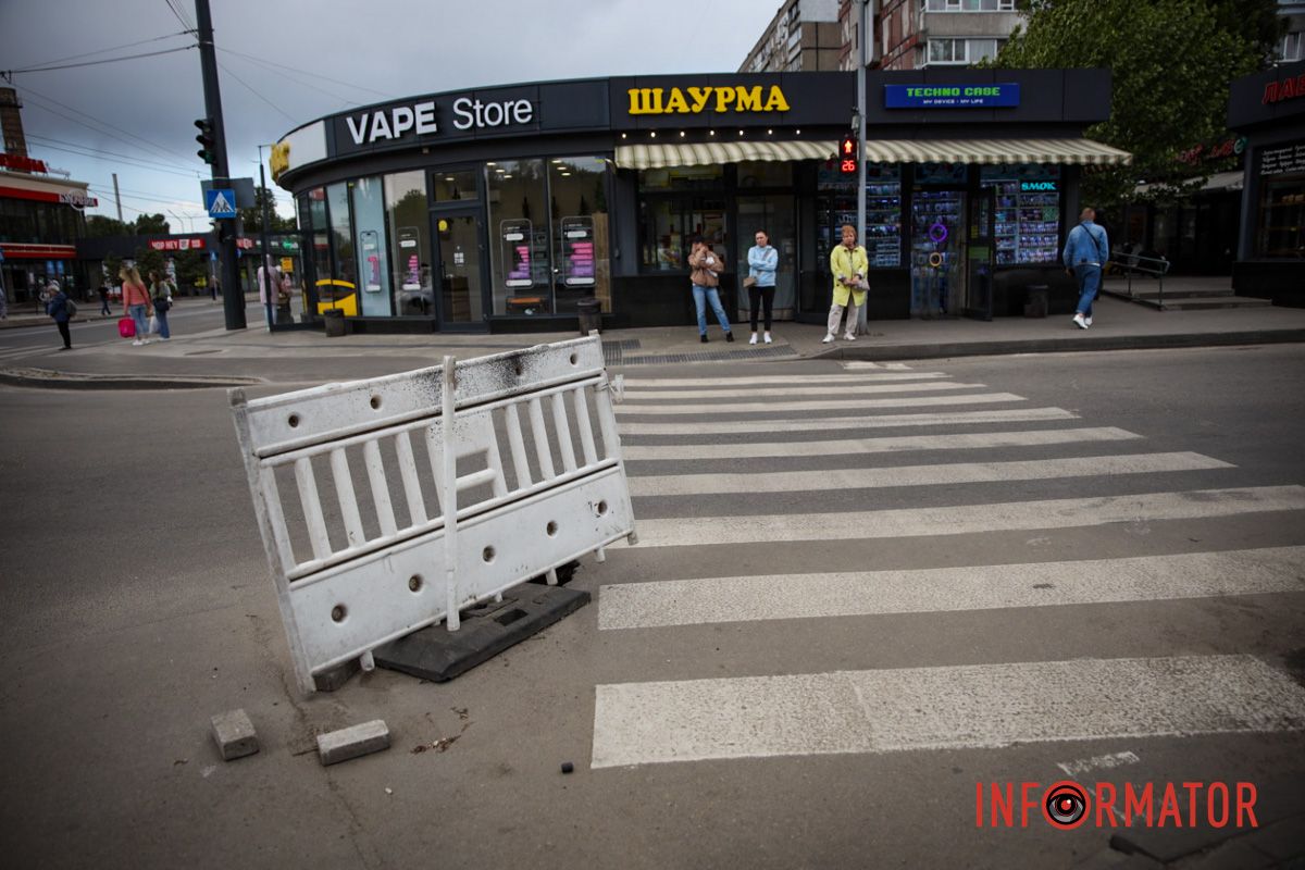 Її діаметр — приблизно пів метра, а глибина — майже метр Її діаметр — приблизно пів метра, а глибина — майже метр