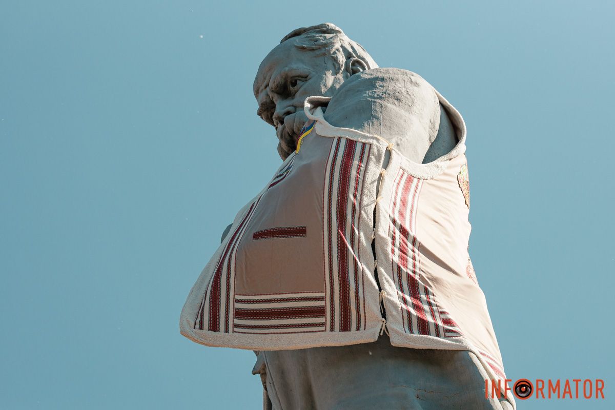 У виготовленні кептаря брали участь дівчата-переселенки У виготовленні кептаря брали участь дівчата-переселенки