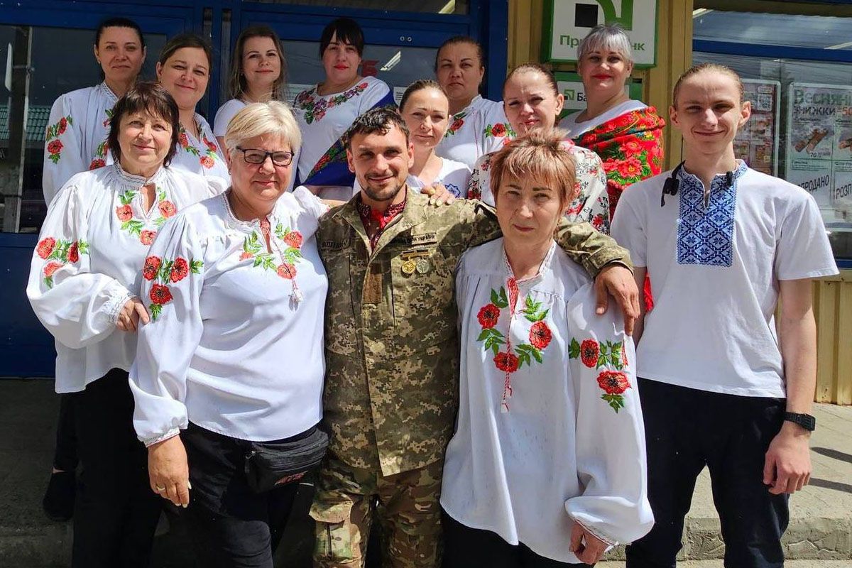 Мережа «АТБ» приєдналася до святкування Всесвітнього дня вишиванки Код нації, символ свободи та єдності: «АТБ» долучається до святкування Дня вишиванки 1