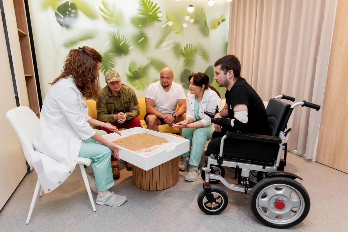 На сегодняшний день Меморандумы о создании центров ментального здоровья "Возвращение" уже подписаны с 15 медицинскими учреждениями