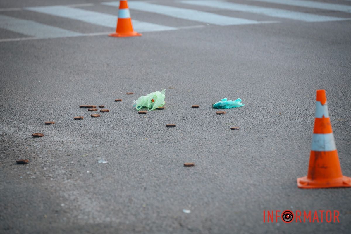 Автівка збила її на переході