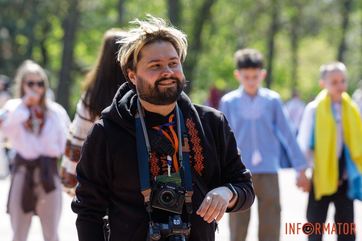 Днепр в вышиванках: ищите себя на праздничных фото.