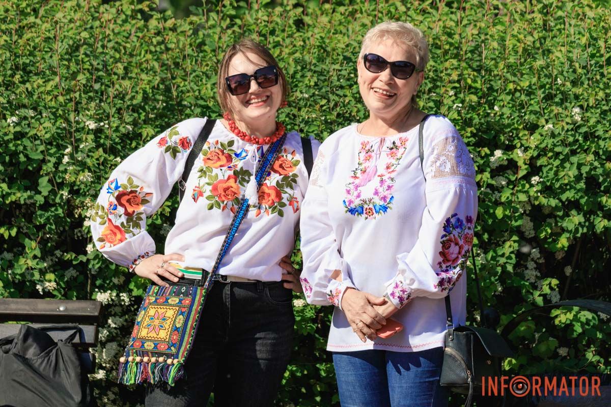 Днепр в вышиванках: ищите себя на праздничных фото.