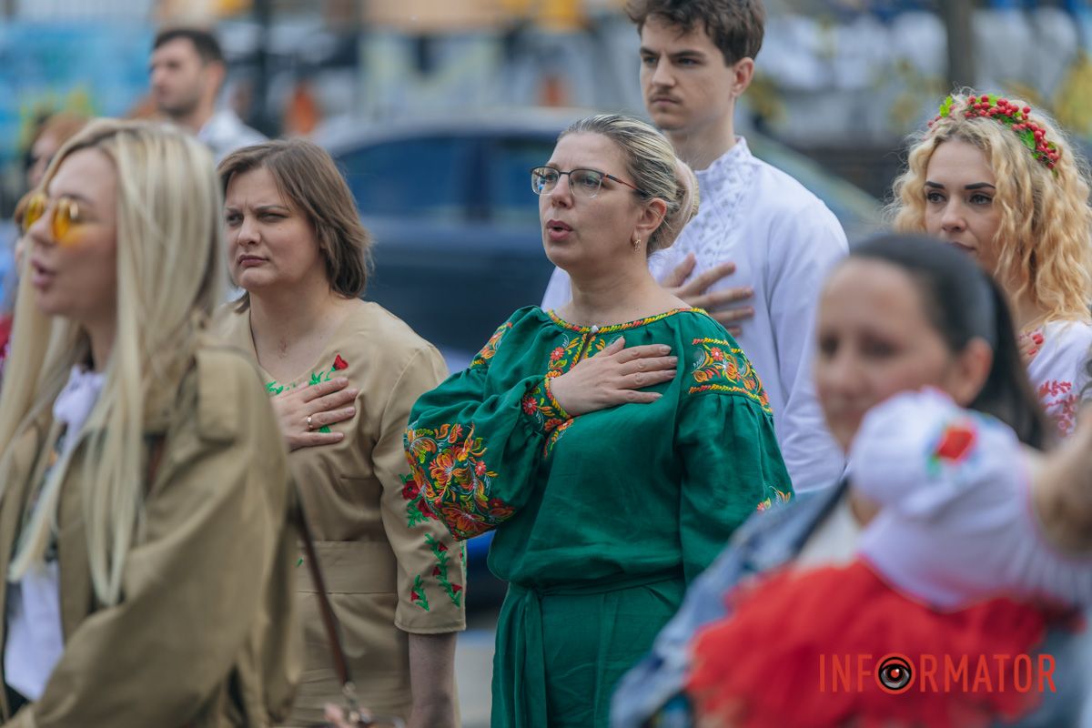 Днепр в вышиванках: ищите себя на праздничных фото.