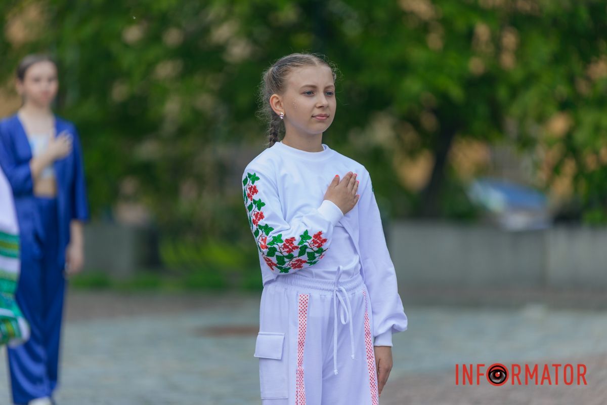 Днепр в вышиванках: ищите себя на праздничных фото.