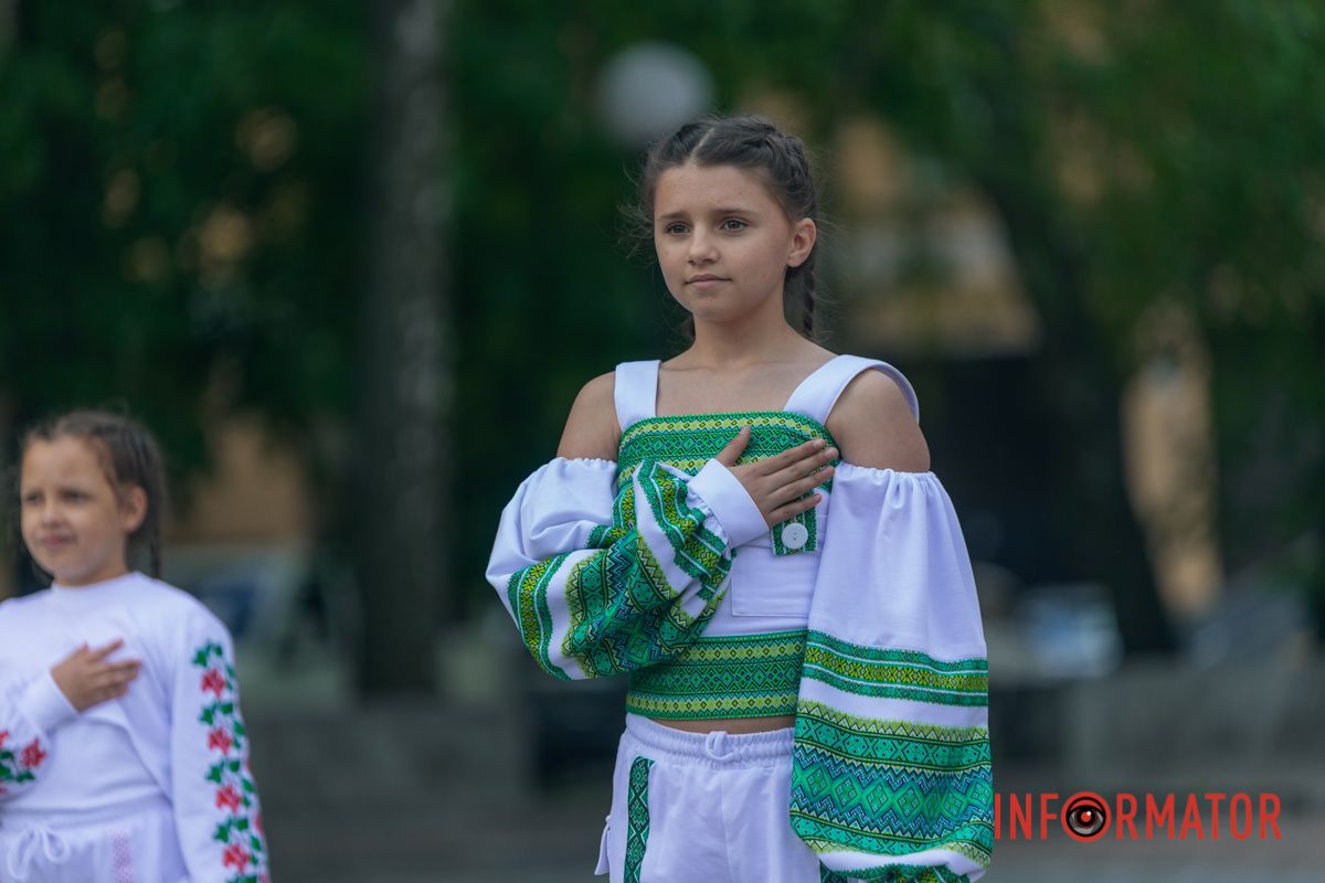 Днепр в вышиванках: ищите себя на праздничных фото.