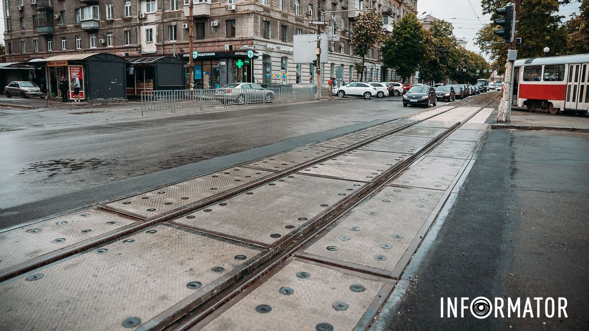 В Днепре на Дмитрия Яворницкого завершился ремонт трамвайного пути