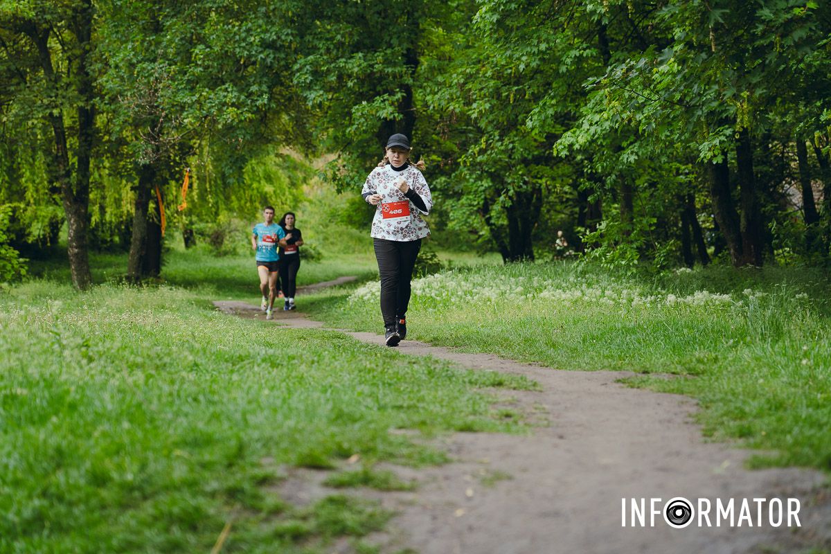 В Днепре в Туннельной балке проходил благотворительный забег "Узор победы" 12