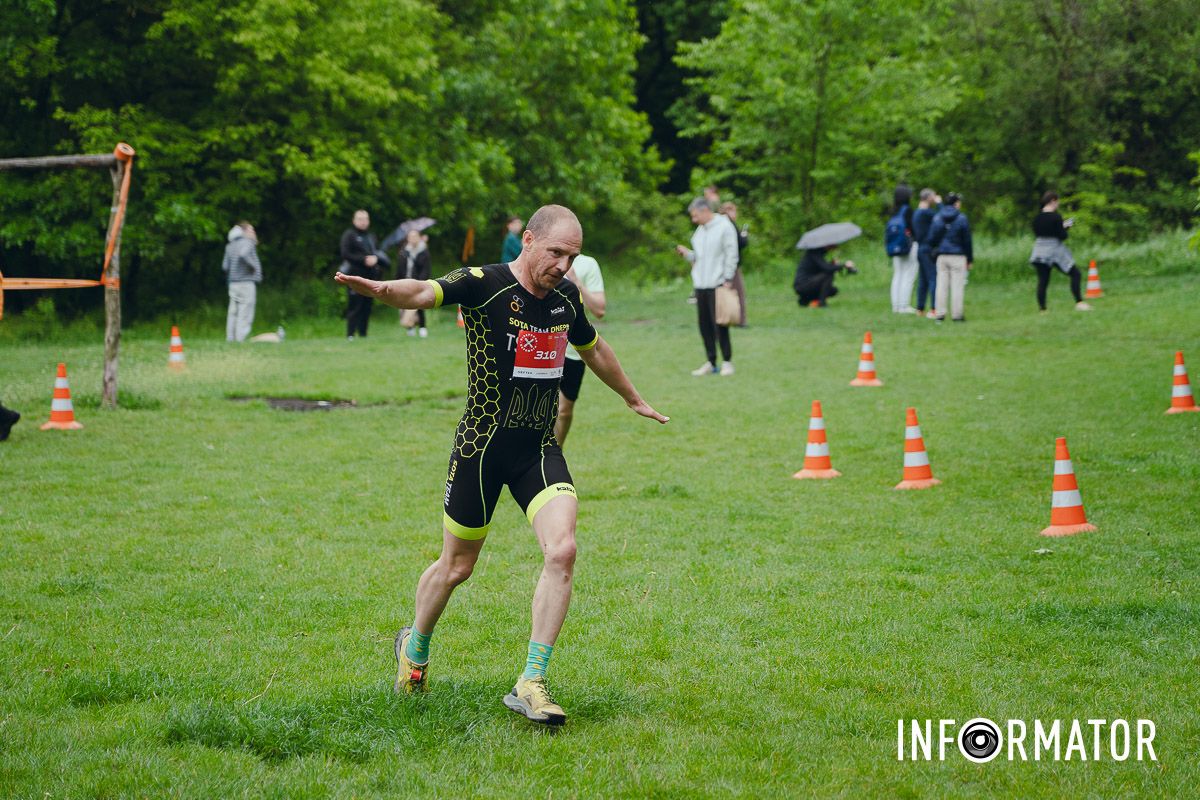 В Днепре в Тоннельной балке проходил благотворительный забег "Узор победы" 15