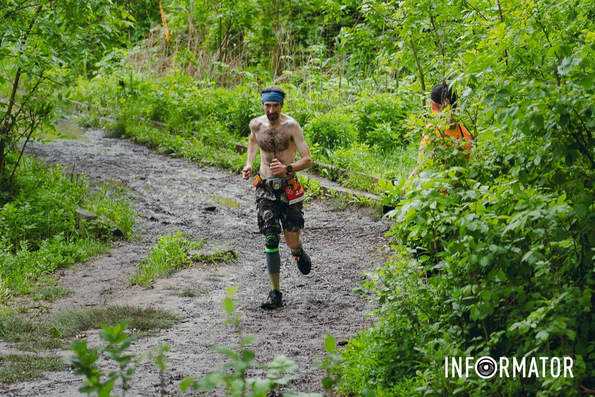 В Днепре в Туннельной балке проходил благотворительный забег "Узор победы" 21