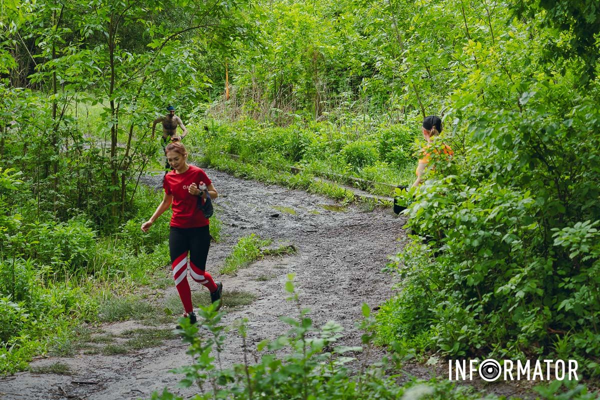 В Днепре в Туннельной балке проходил благотворительный забег "Узор победы" 23