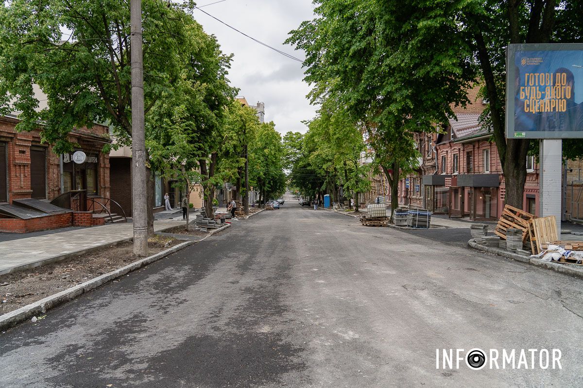 У напрямку вулиці Старокозацької  Прибрали усі сходи: як у Дніпрі просувається ремонт на перекритій вулиці Воскресенській 6