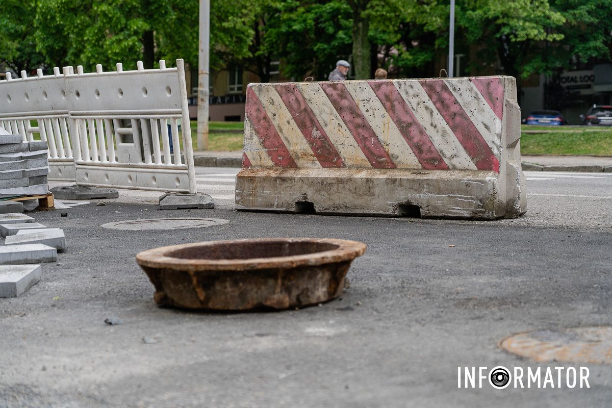19 травня рух по Воскресенській мають відкрити Прибрали усі сходи: як у Дніпрі просувається ремонт на перекритій вулиці Воскресенській 3