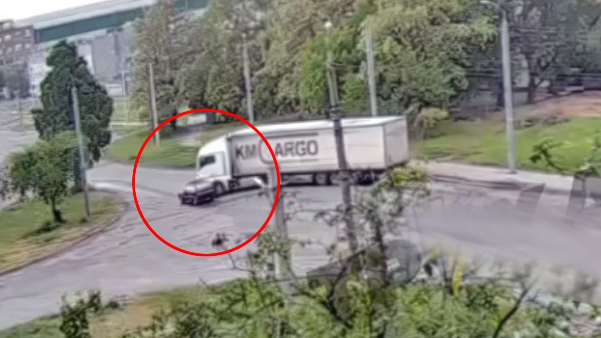 У Дніпрі на Березинській “Таврія” влетіла у вантажівку MAN: відео моменту