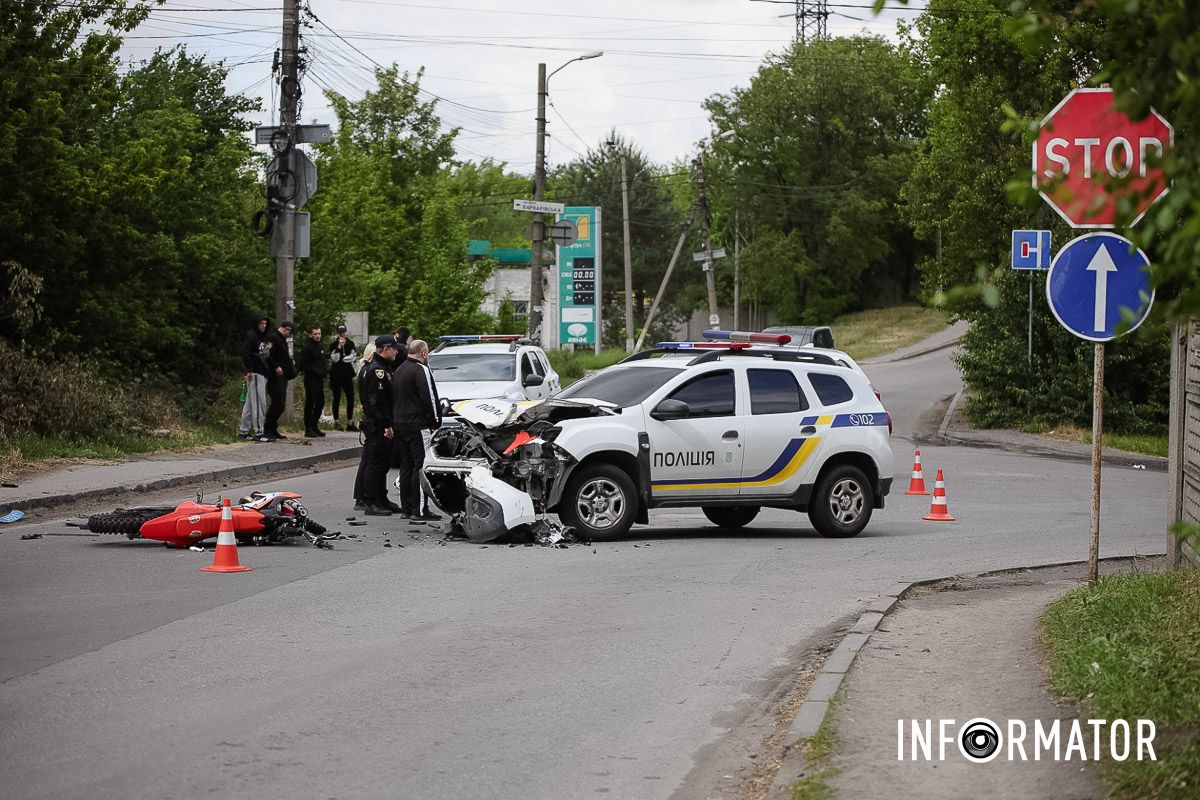 Значна частина дороги перекрита
