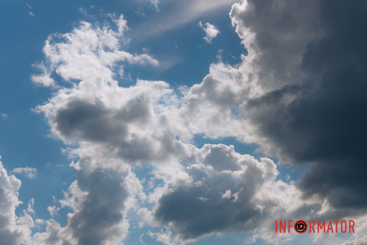 Дождь смыл усталость: Днепр укрыло одеяло из облаков.