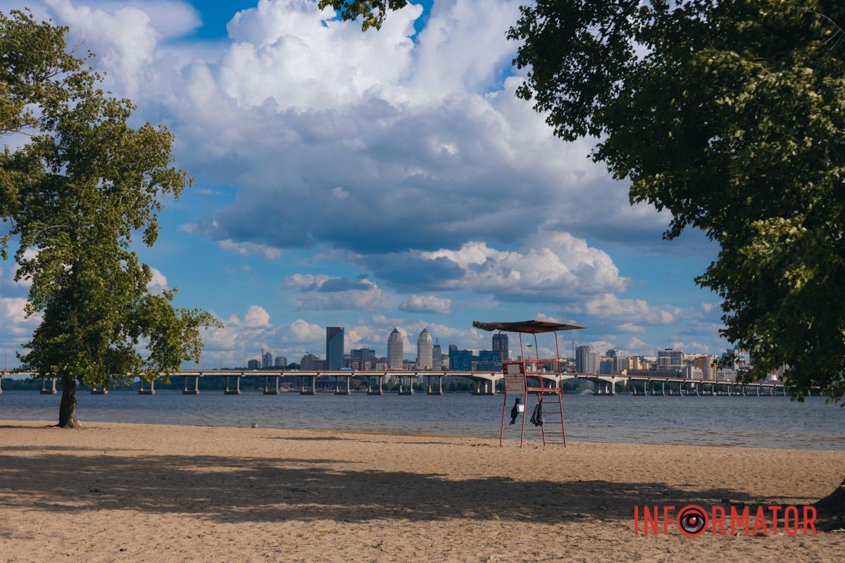Дождь смыл усталость: Днепр укрыло одеяло из облаков 17