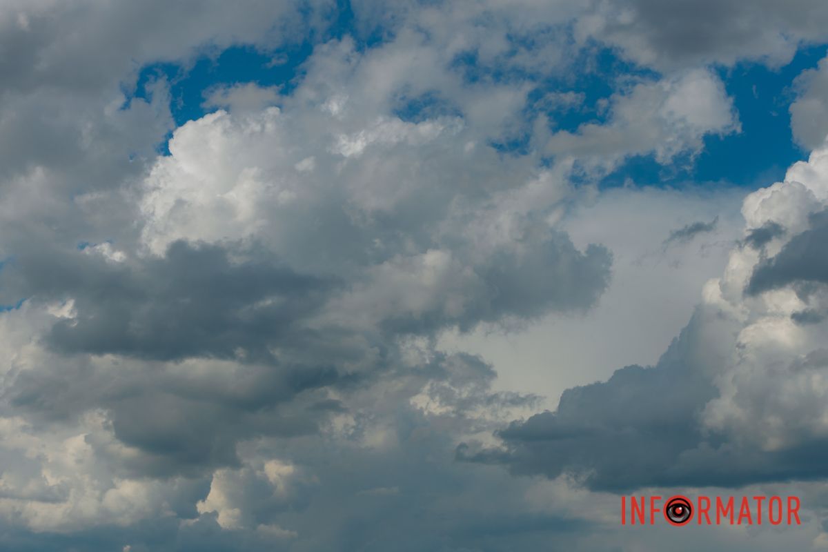 Дождь смыл усталость: Днепр укрыло одеяло из облаков 24
