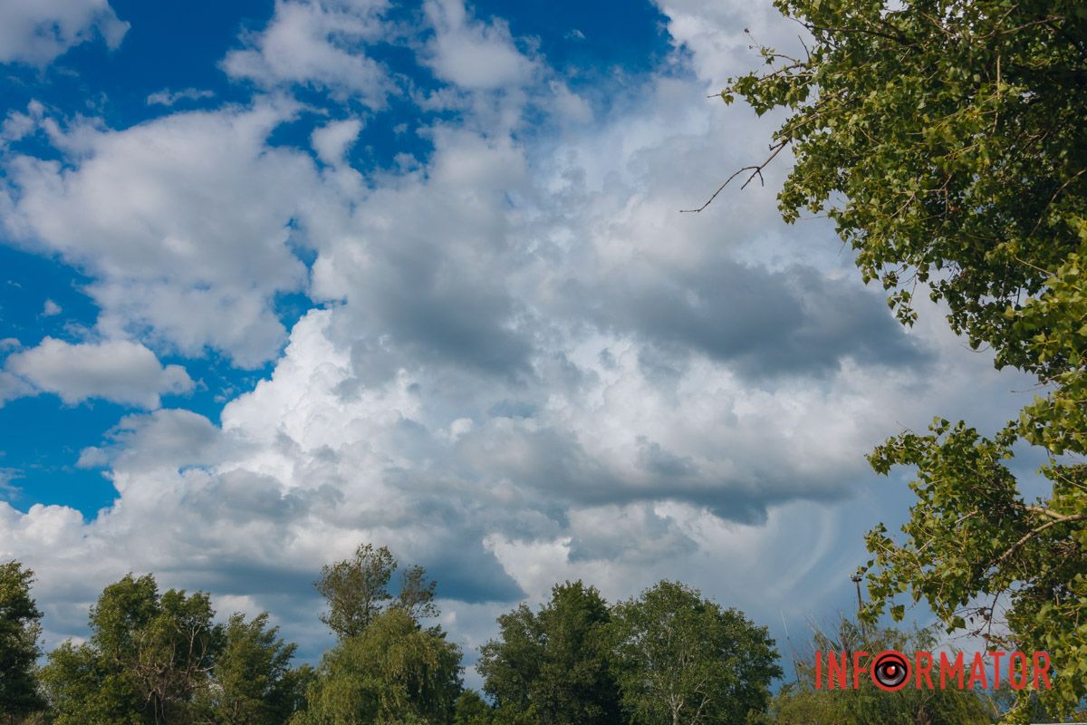 Дождь смыл усталость: Днепр укрыло одеяло из облаков 29