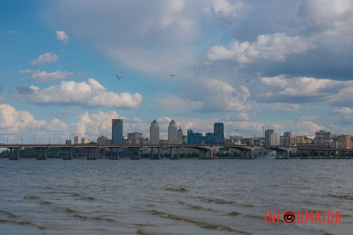 Дождь смыл усталость: Днепр укрыло одеяло из облаков 37