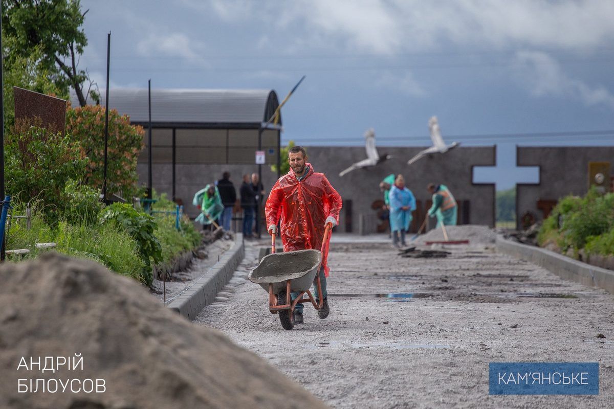В Каменском начался второй этап строительства мемориального комплекса 2