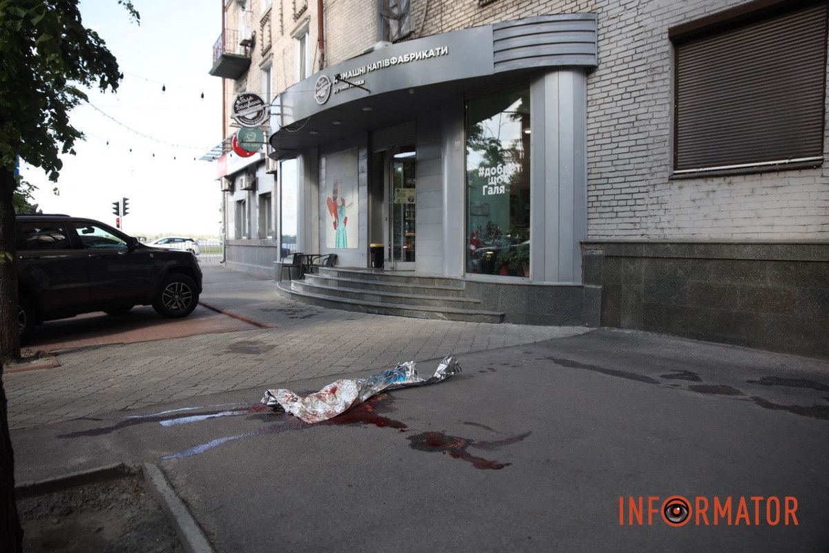 У Дніпрі на Воскресенській чоловік випав з вікна багатоповерхівки 1