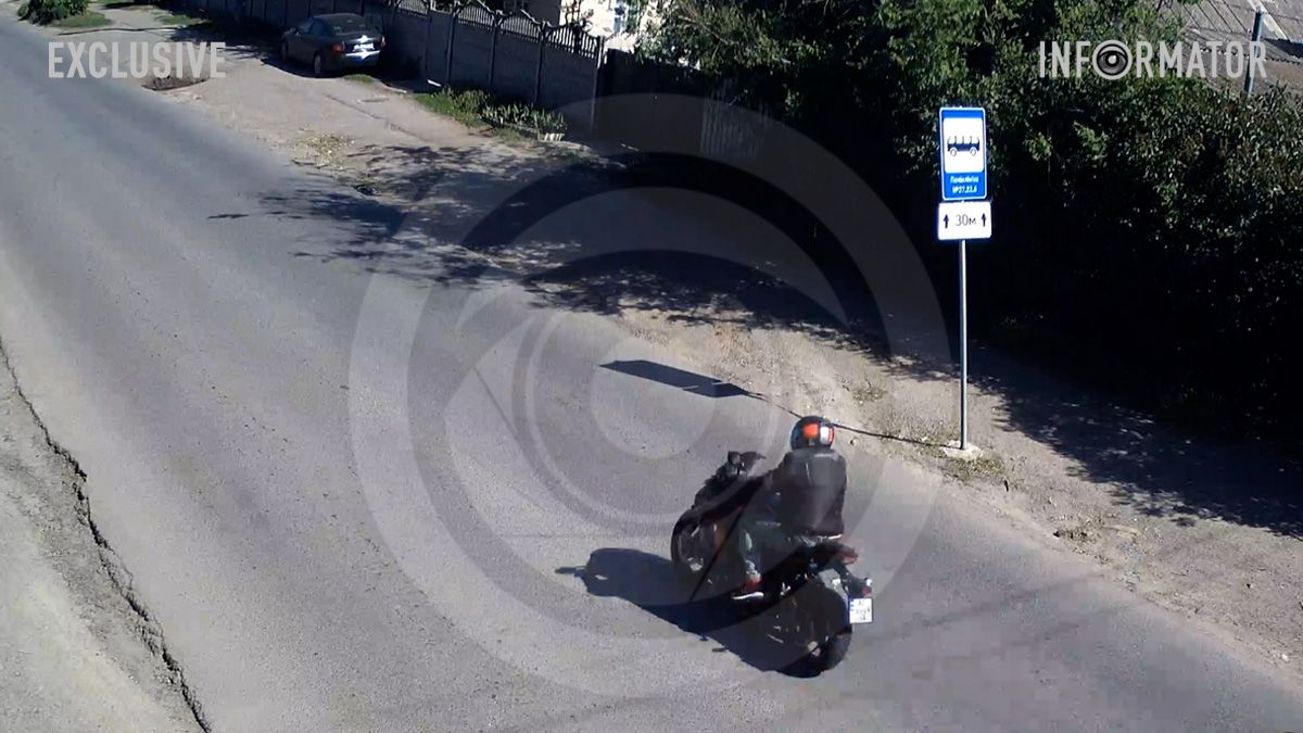 В Днепре на Игрени мотоциклист на Suzuki насмерть сбил пешехода: видео момента ДТП