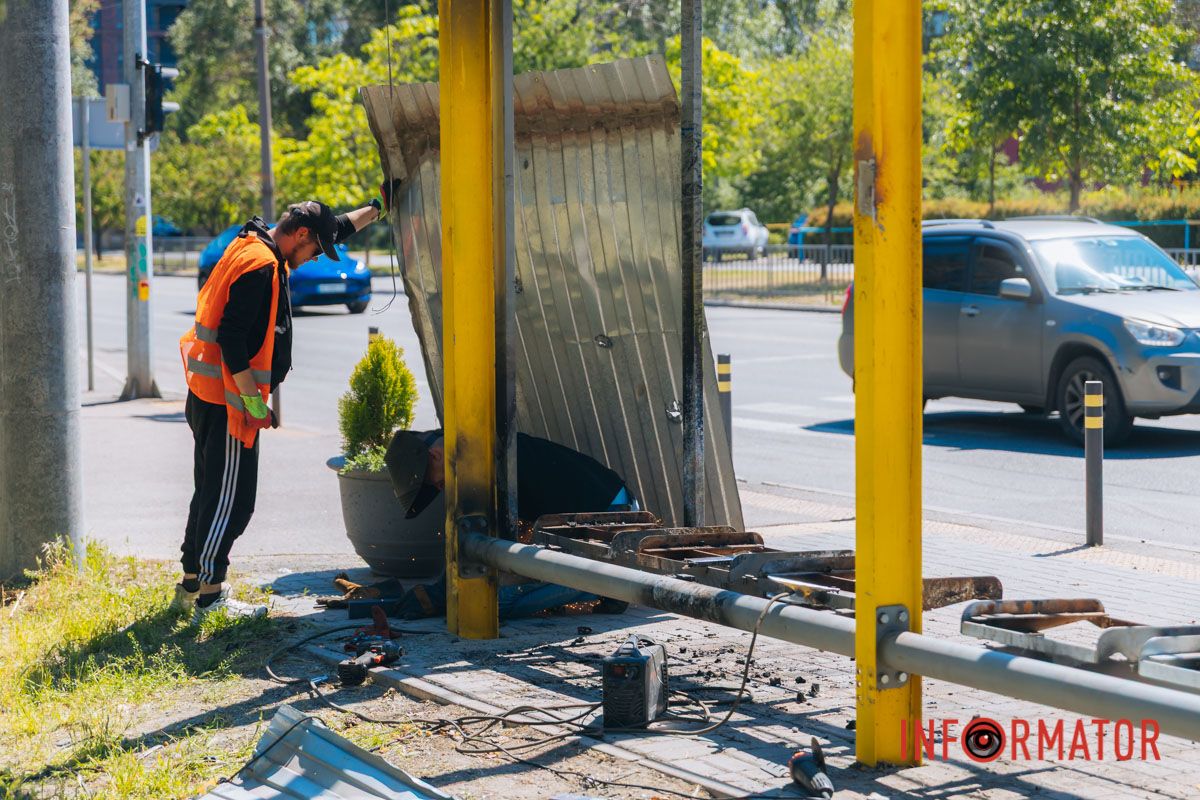 Ба більше, “народний меморіал” звідти приберуть