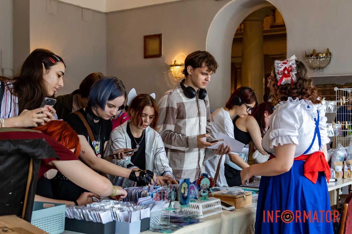 Магия перевоплощений, косплей-сценки и кавер-денсы: в Днепре прошел Аниме-фест 12